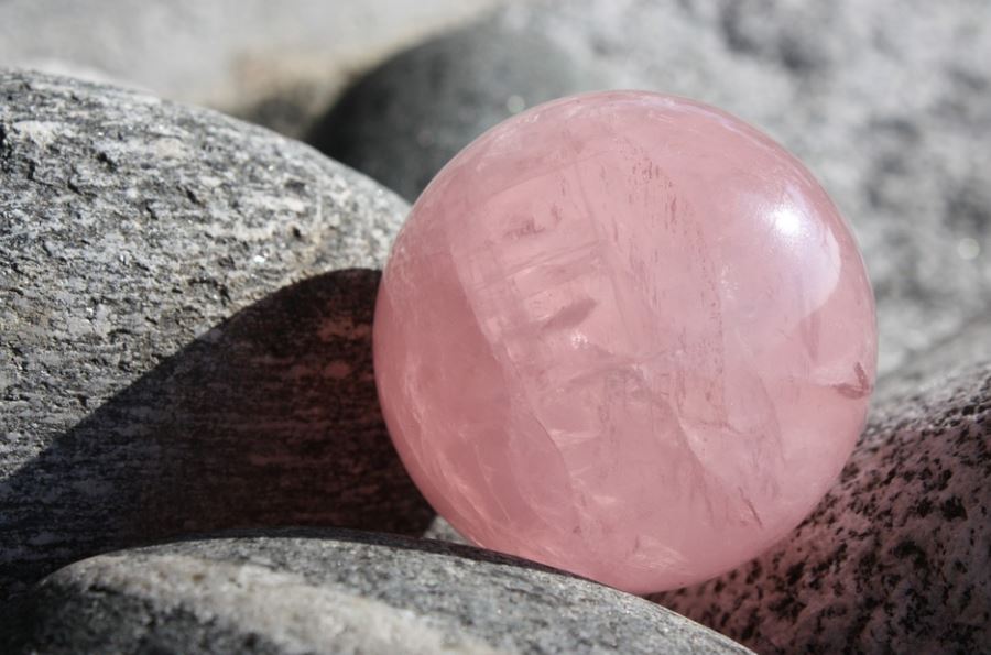Rainee's Crystal Blog: Rose Quartz - November 2017